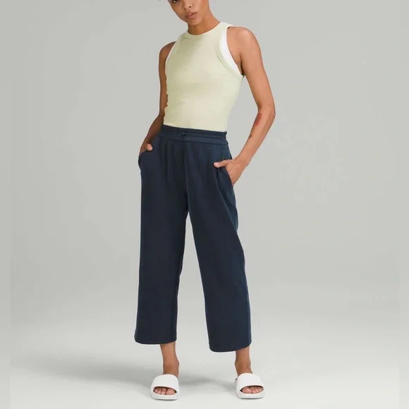 Lululemon Softstreme High-Rise Straight Leg Crop True Navy sz6 - Picture 1 of 5